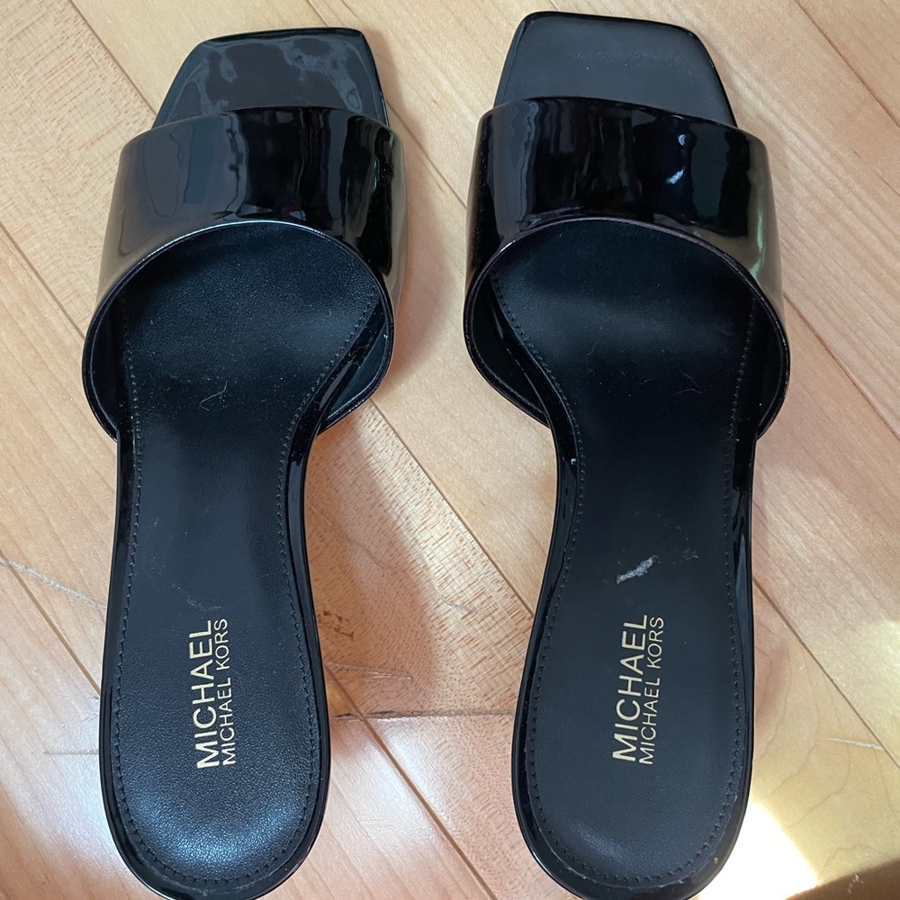 Michael Kors size 6